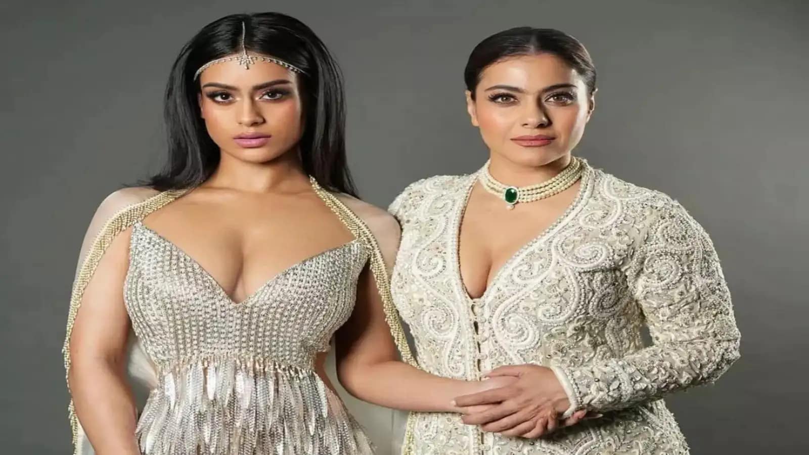 Kajol R With Her Daughter Nysa Devgan